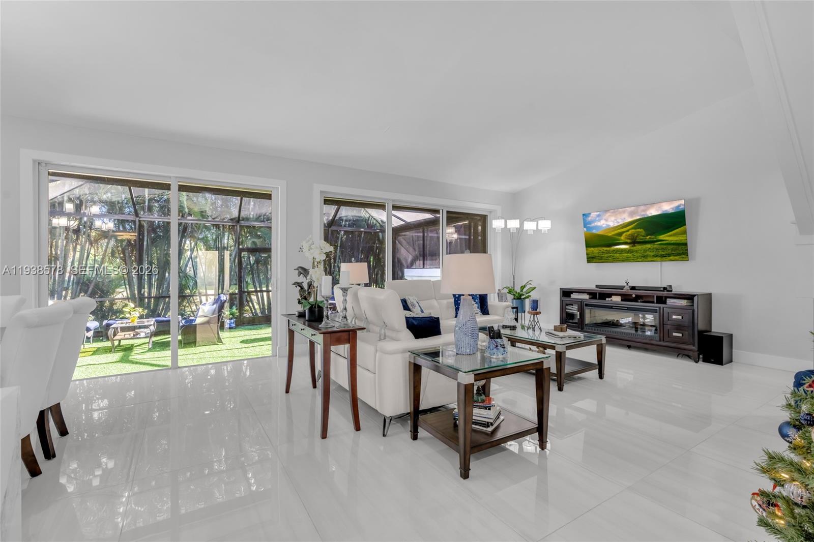 DORAL WOODS - Residential