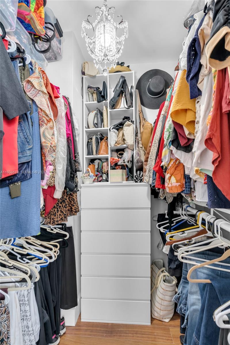 DORAL WOODS - Residential