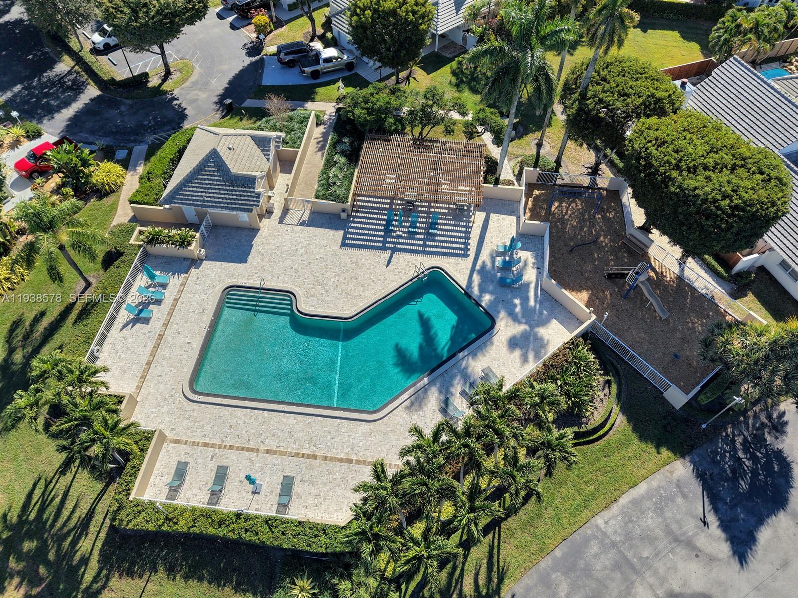 DORAL WOODS - Residential