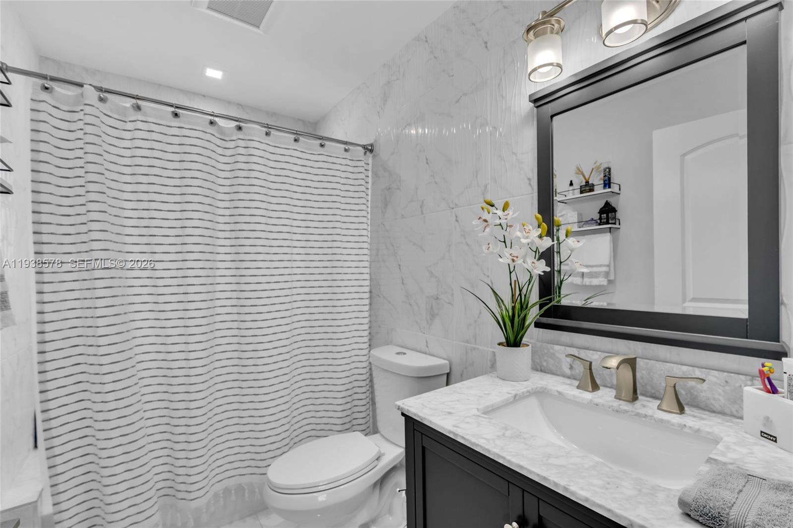 DORAL WOODS - Residential