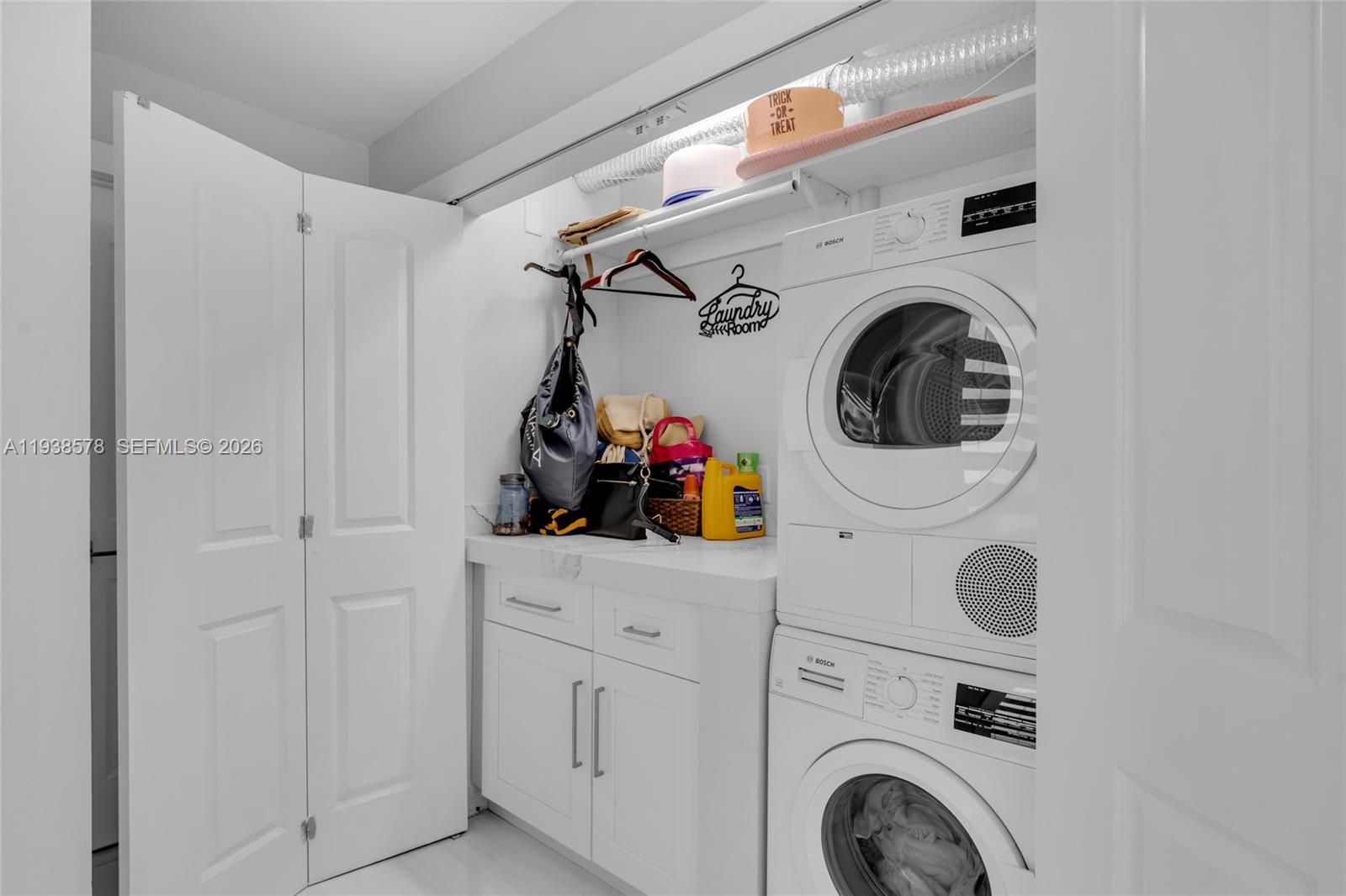 DORAL WOODS - Residential