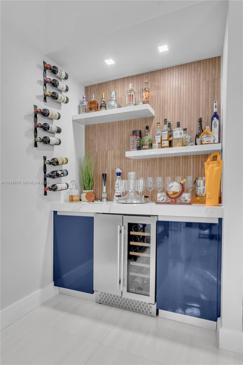 DORAL WOODS - Residential