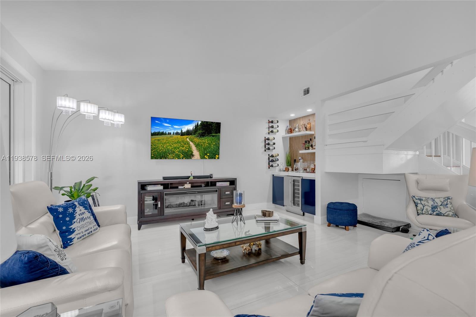 DORAL WOODS - Residential