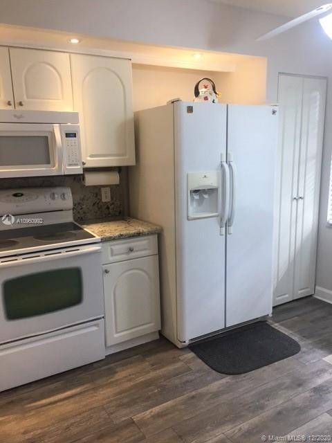 IVANHOE EAST AT CENTURY V - Residential