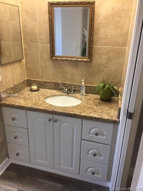 IVANHOE EAST AT CENTURY V - Residential