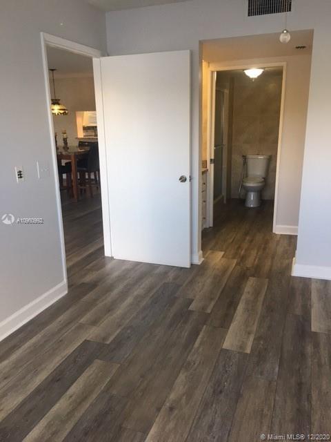 IVANHOE EAST AT CENTURY V - Residential