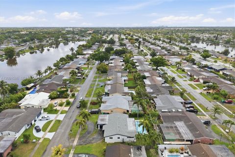 Tiny photo for 11920 NW 31st Pl, Sunrise, FL 33323 (MLS # A12001566)