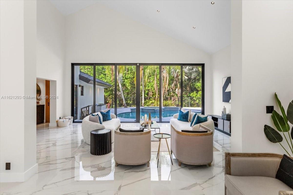 PLANTATION ACRES PLAZA - Residential