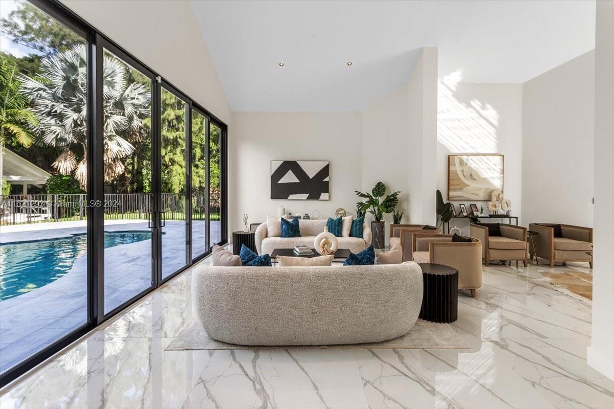 PLANTATION ACRES PLAZA - Residential