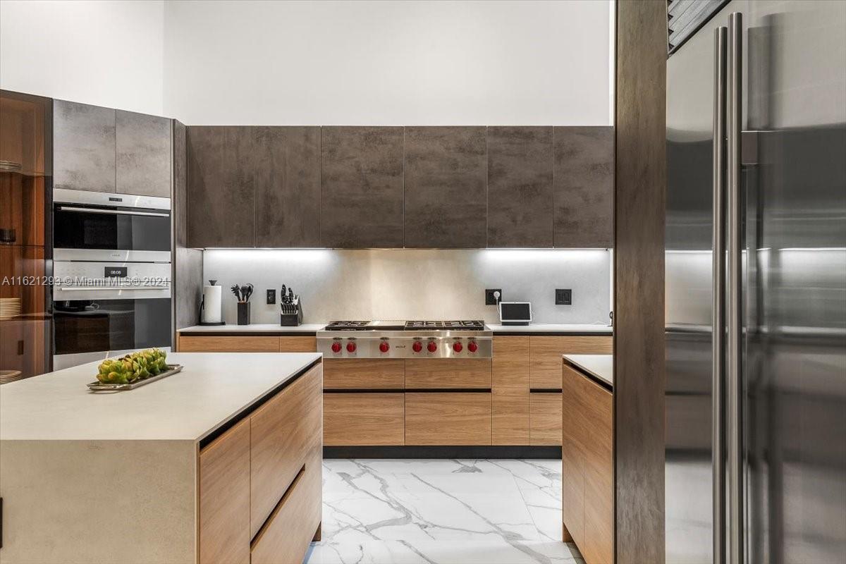 PLANTATION ACRES PLAZA - Residential