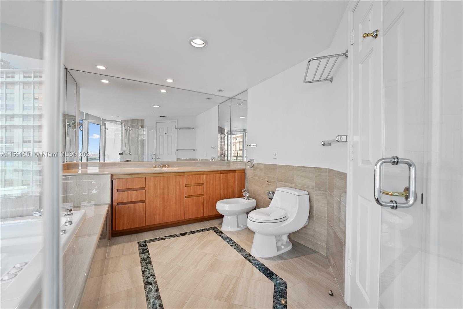 SANTA MARIA CONDO - Residential