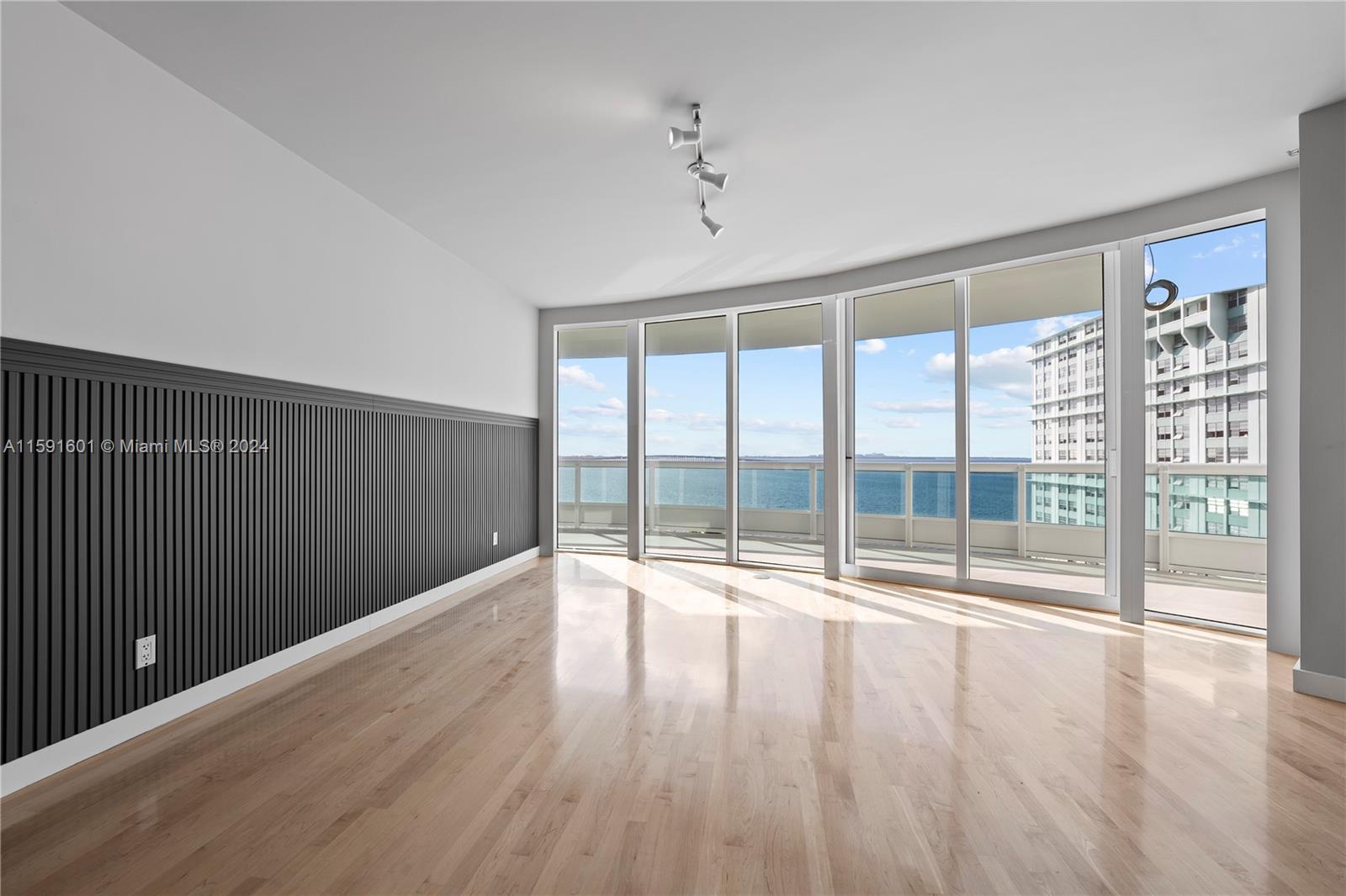 SANTA MARIA CONDO - Residential