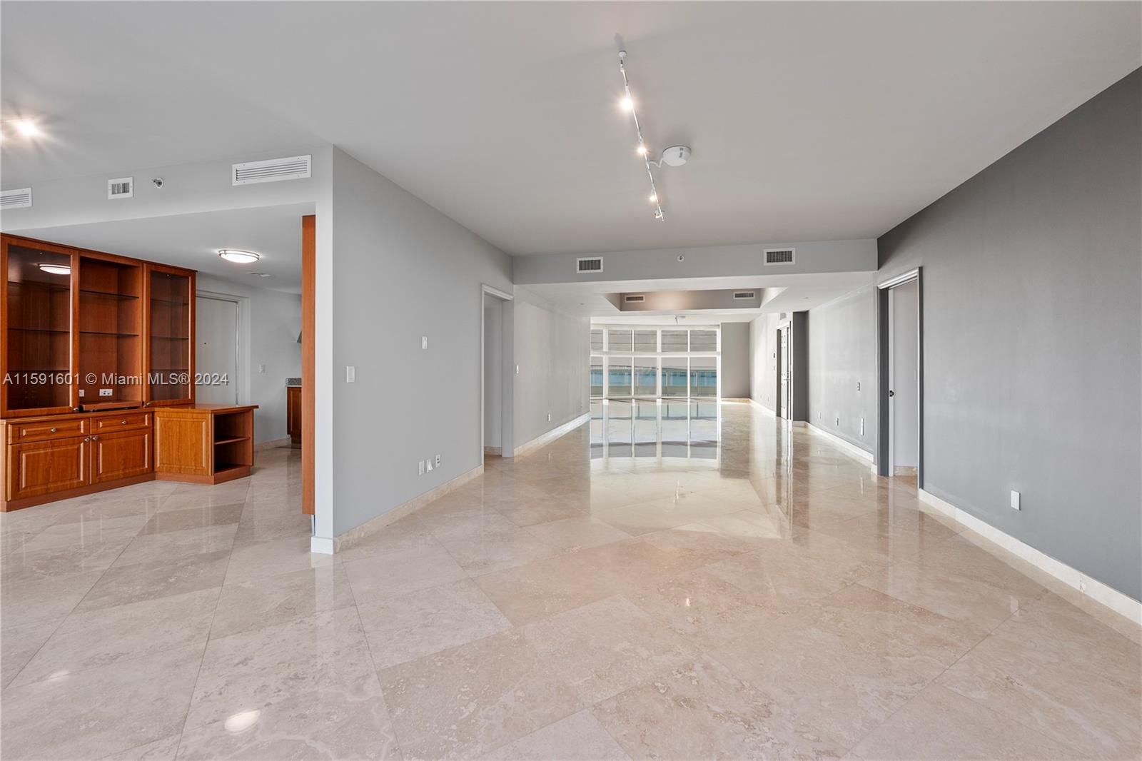 SANTA MARIA CONDO - Residential