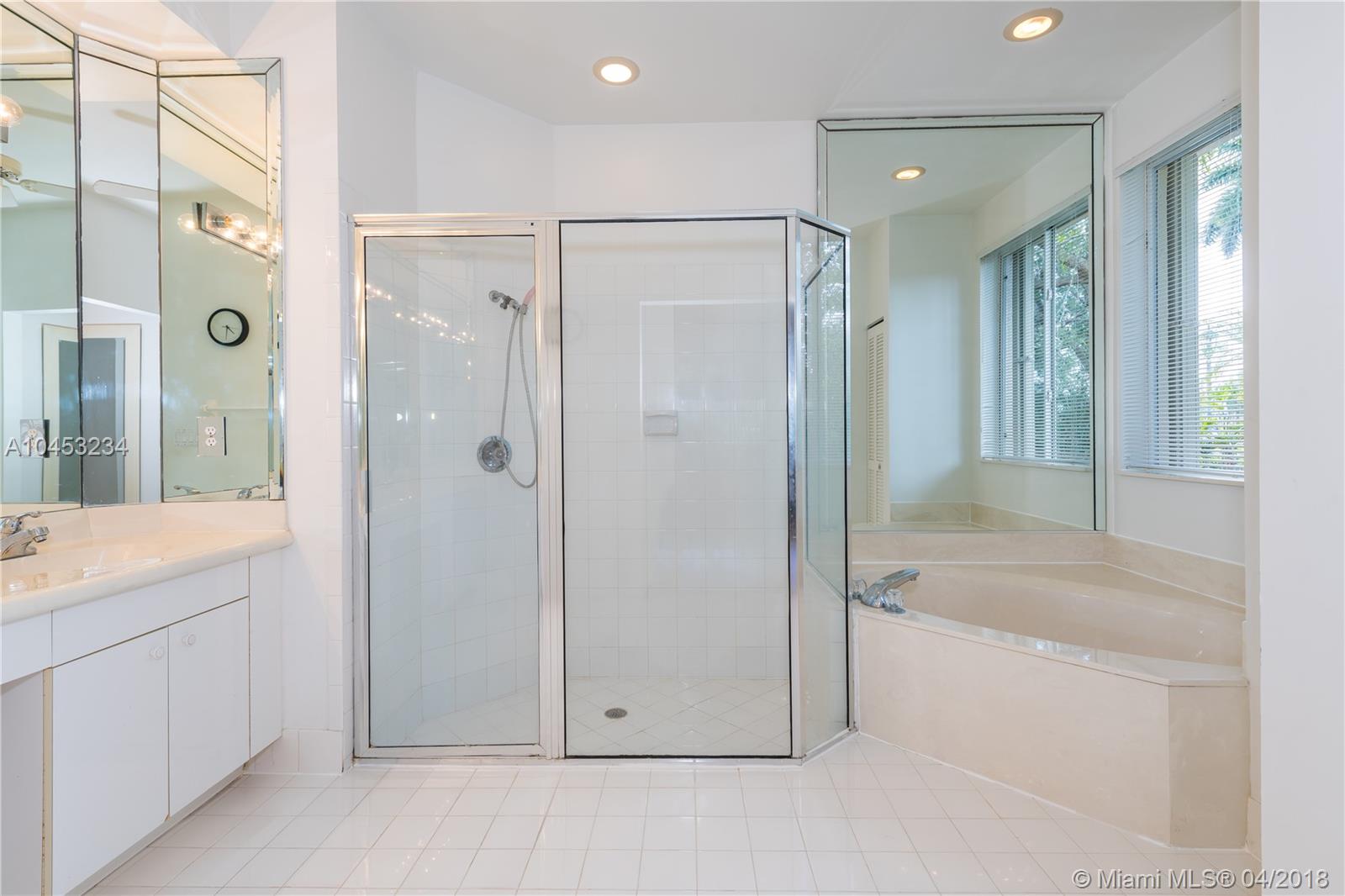 OAKBROOK - Residential