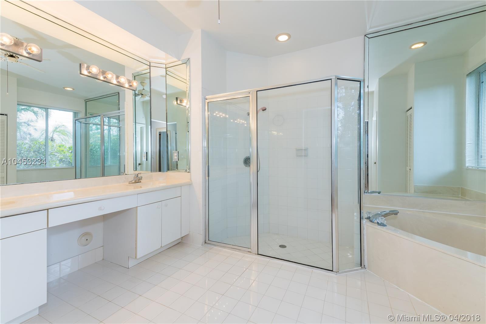 OAKBROOK - Residential