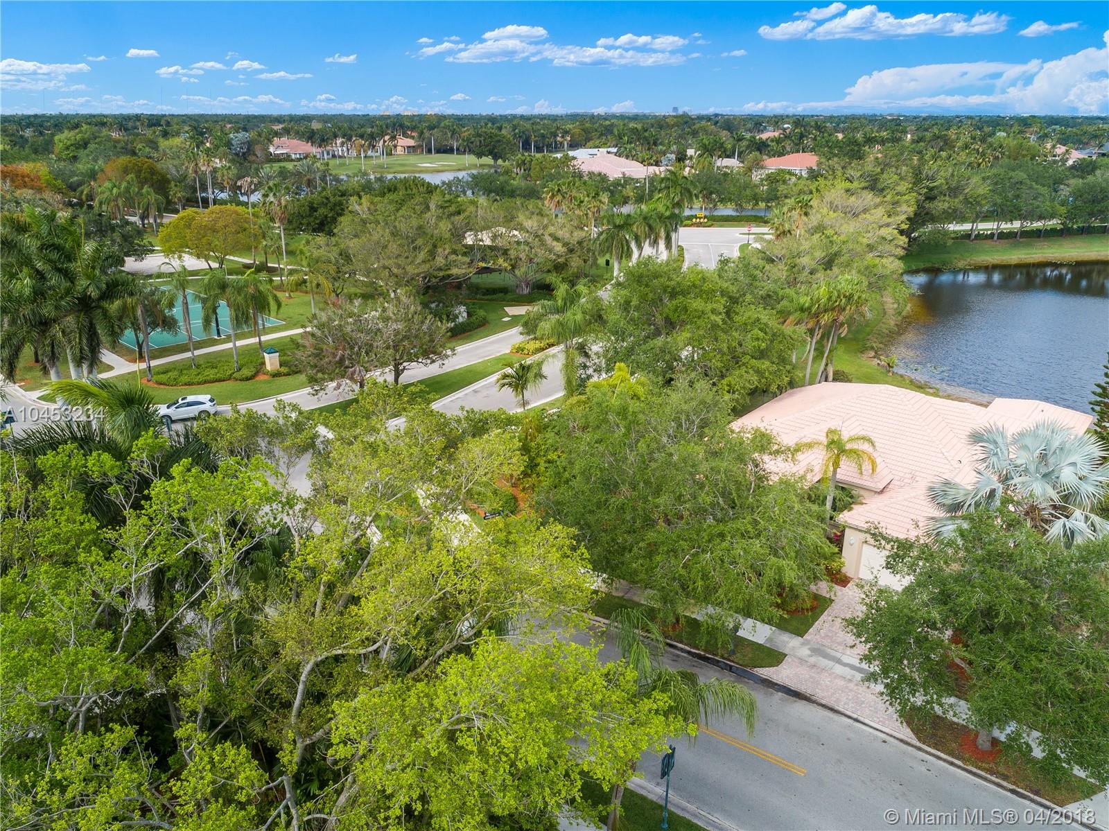 OAKBROOK - Residential