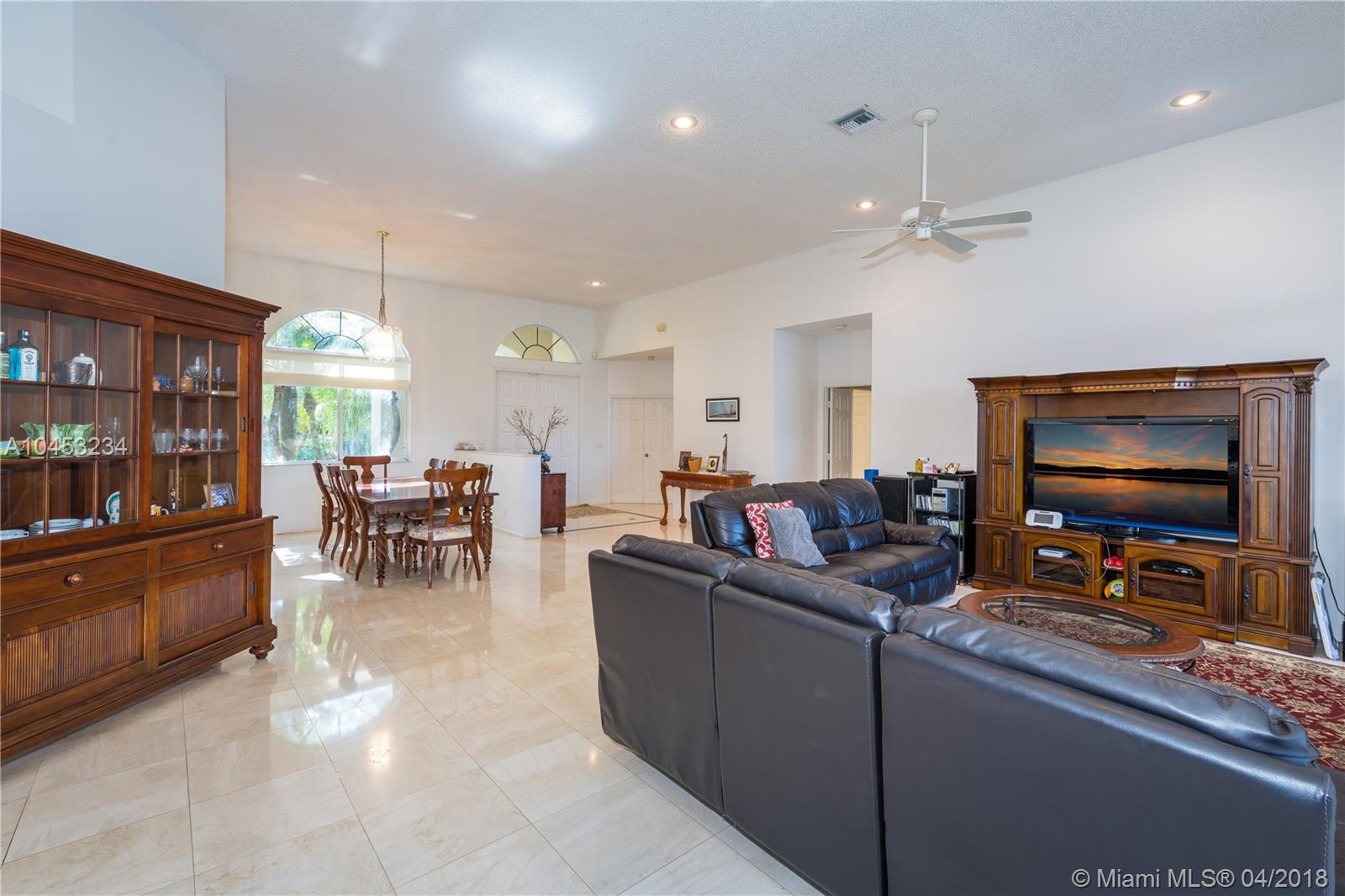 OAKBROOK - Residential