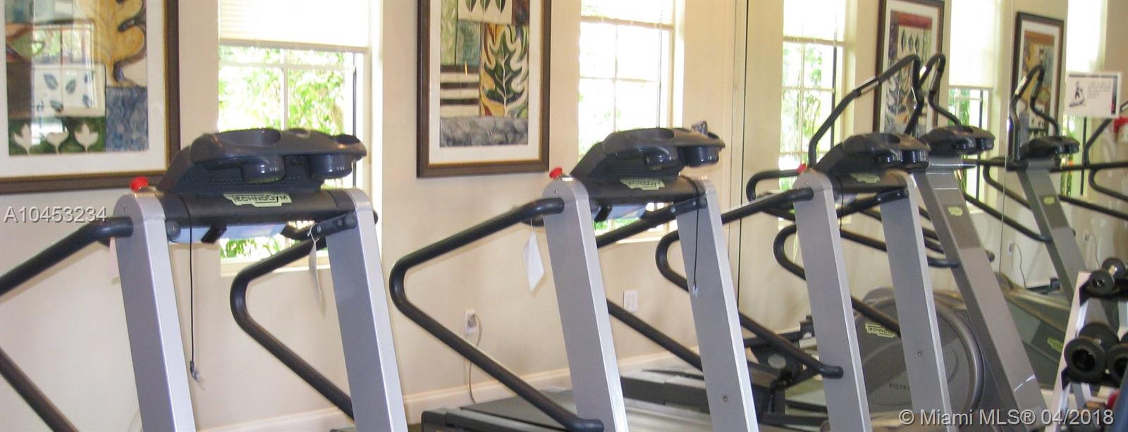 OAKBROOK - Residential