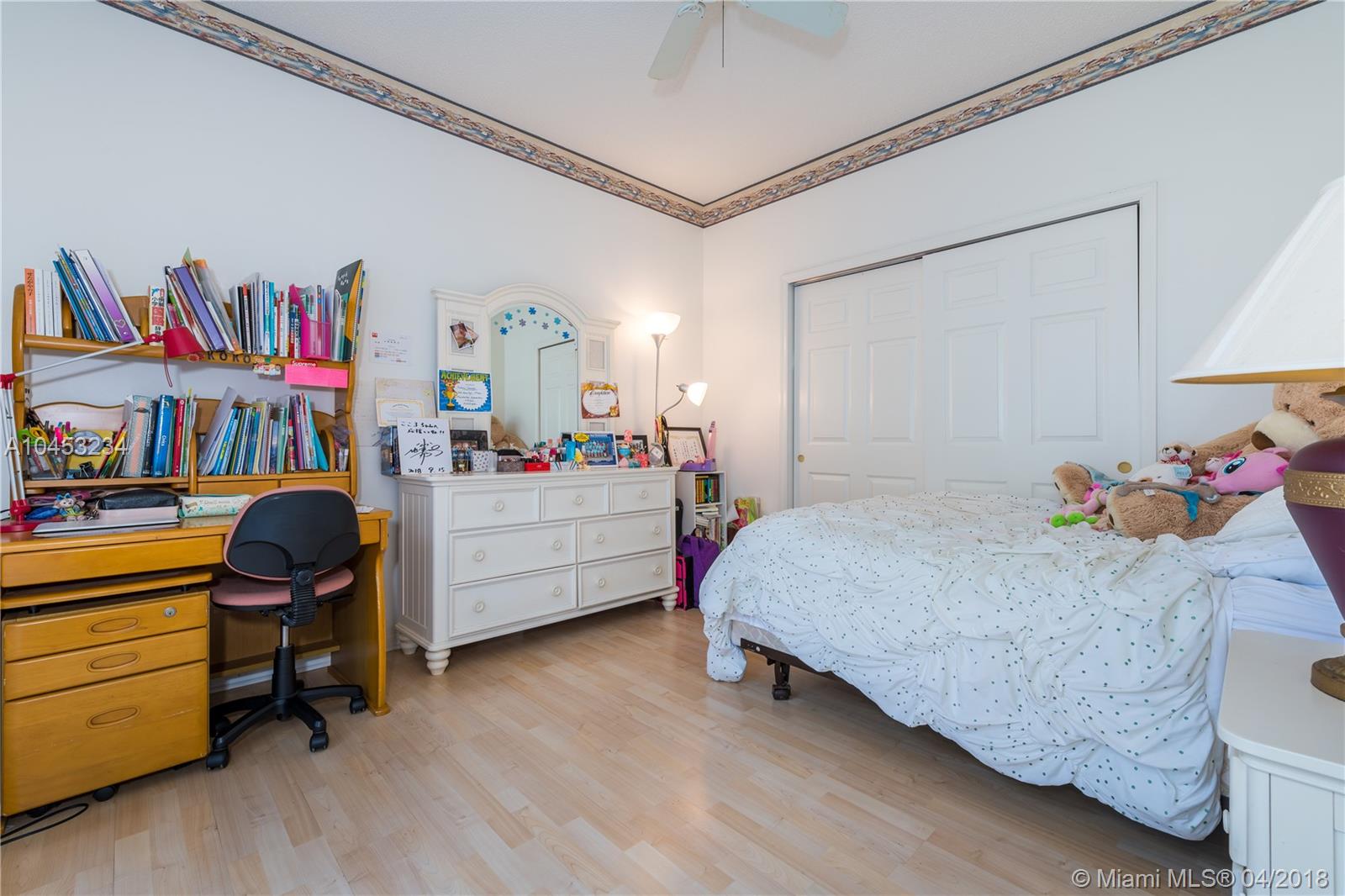 OAKBROOK - Residential