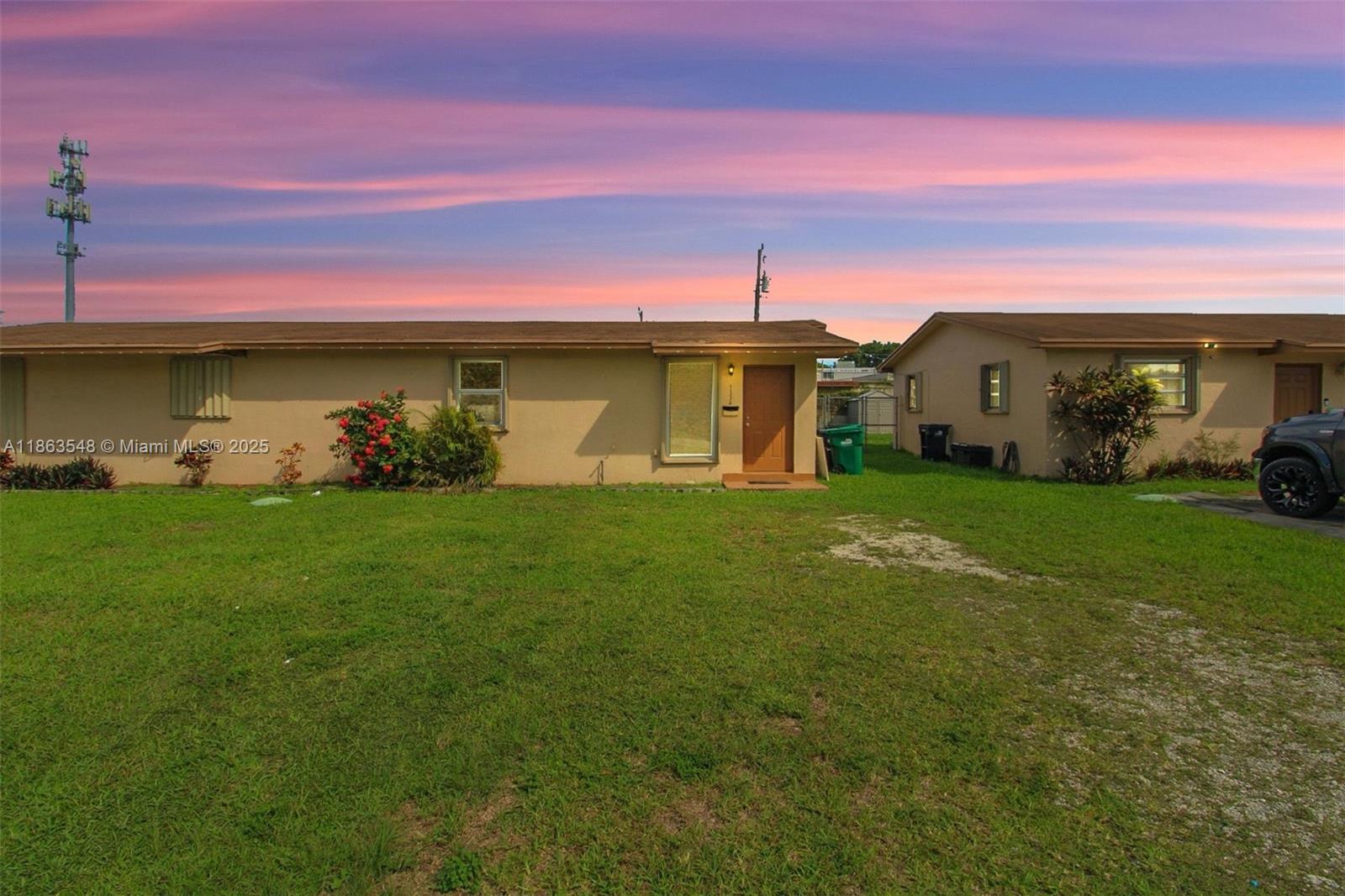 Well-maintained duplex featuring a functional floor plan with 2 bedrooms and 1 bathroom. Interior highlights include central air conditioning, an updated kitchen, and tile flooring throughout. The property offers an oversized backyard, hookups for a full-size washer and dryer, and parking to accommodate multiple vehicles.
Conveniently located near Southland Mall, Walmart, Target, and additional shopping and dining options.
Tenant responsible for lawn maintenance, water, electricity, cable, and other utilities. Quick approval process.