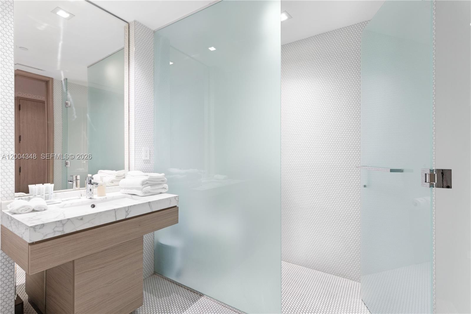 801 SMA DESIGNER SUITES C - Residential