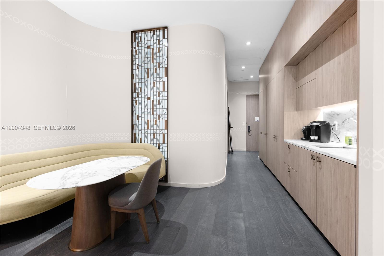 801 SMA DESIGNER SUITES C - Residential