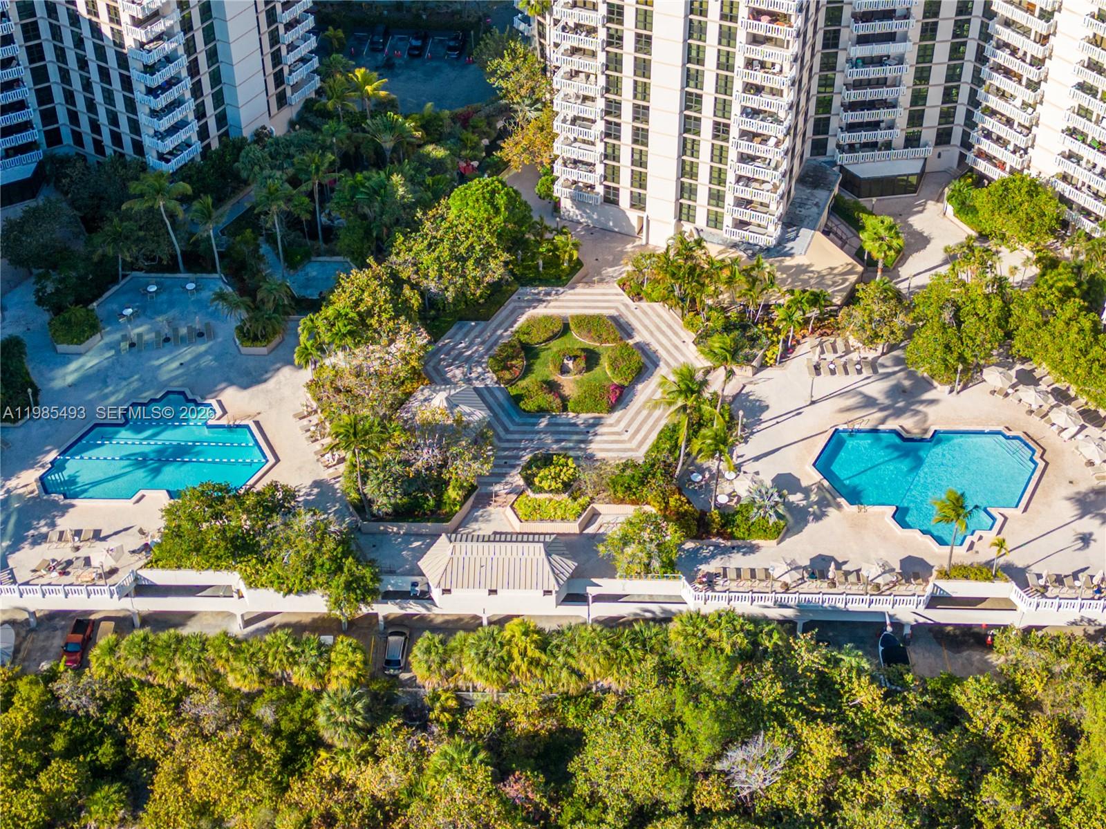 TOWERS OF KEY BISCAYNE CO - Residential