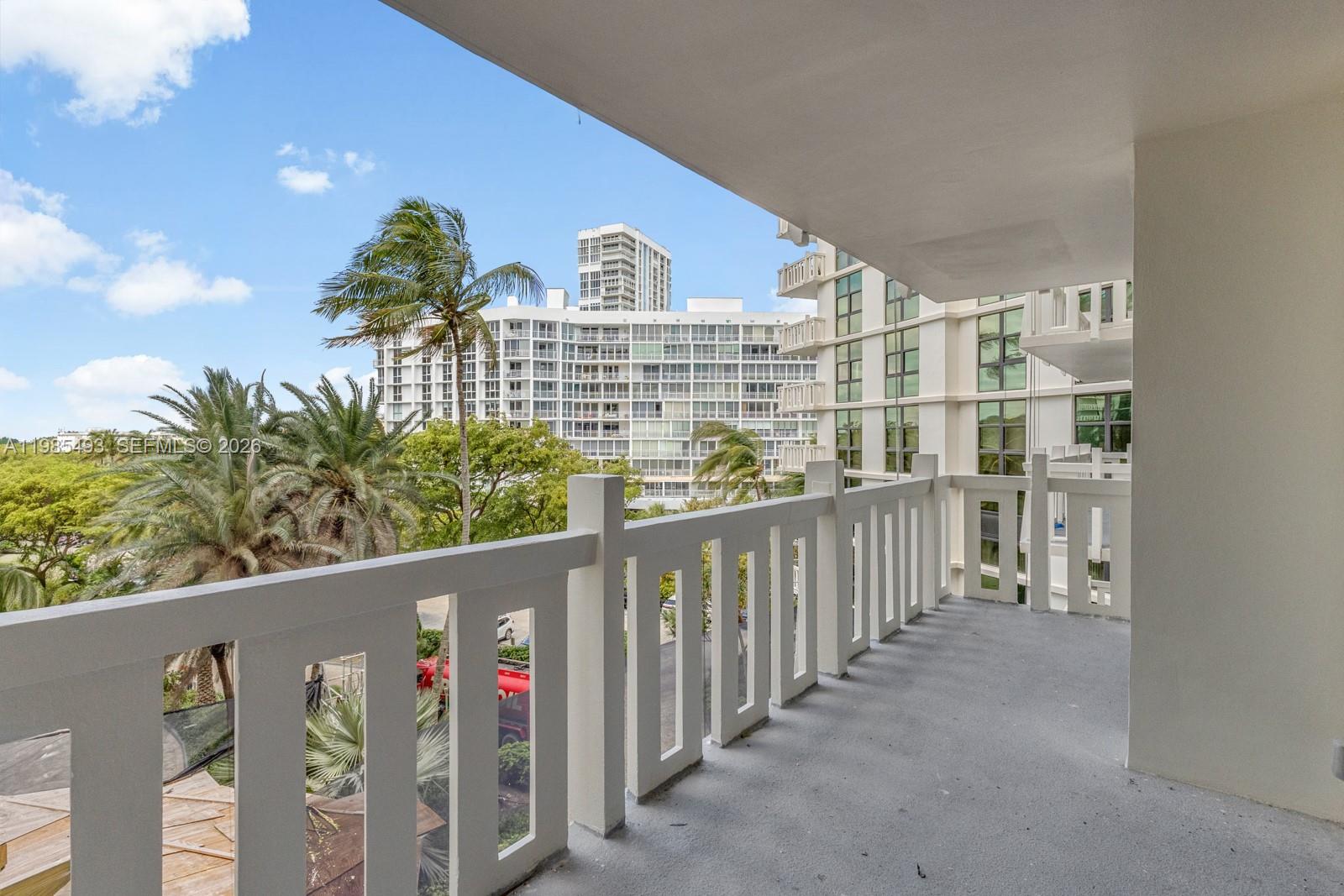 TOWERS OF KEY BISCAYNE CO - Residential