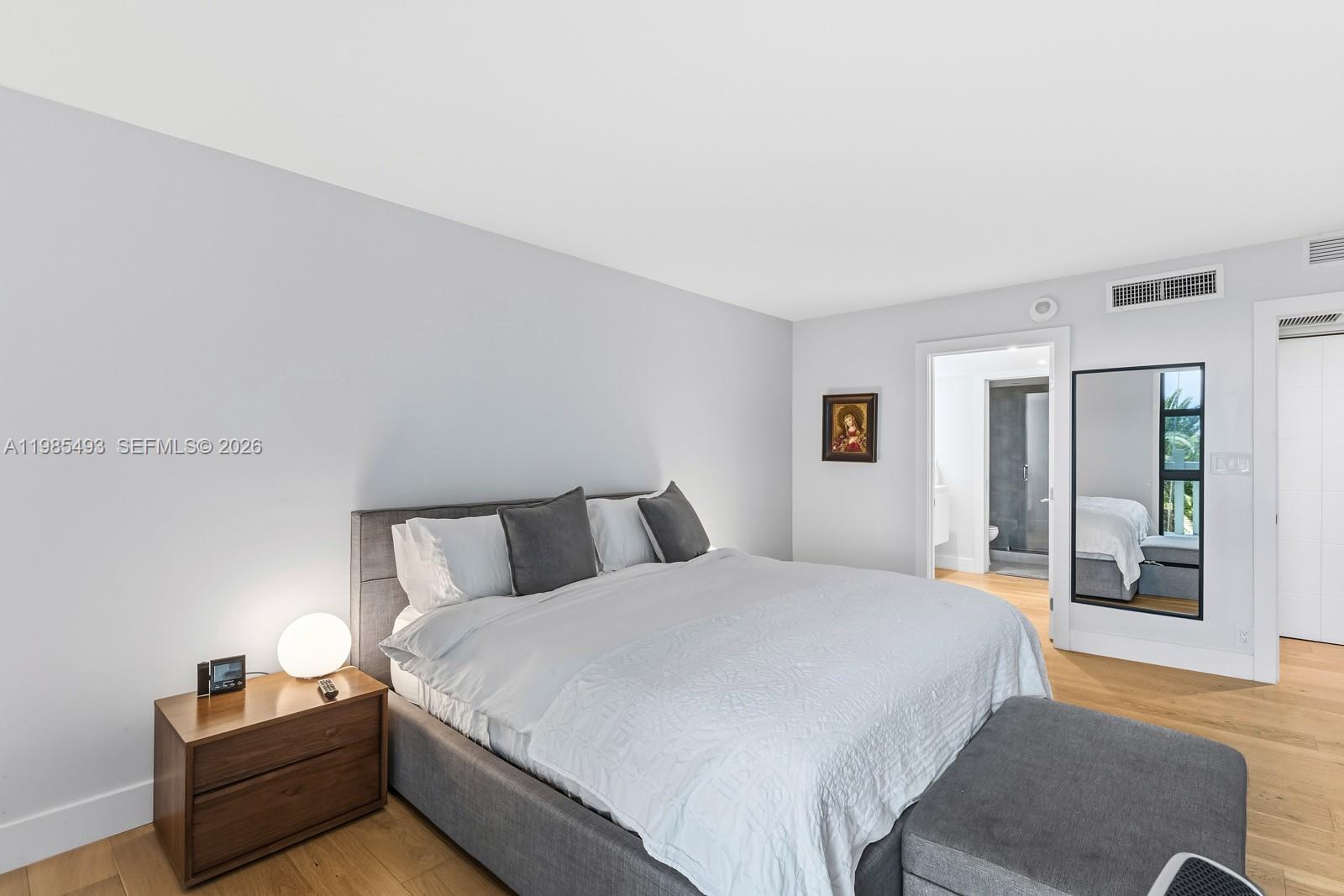 TOWERS OF KEY BISCAYNE CO - Residential