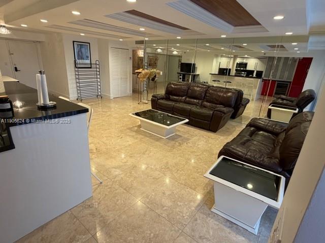 WINSTON TOWERS 600 CONDO - Residential Lease