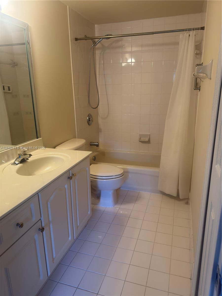 UNIVERSITY PARC RESIDENCE - Residential Lease