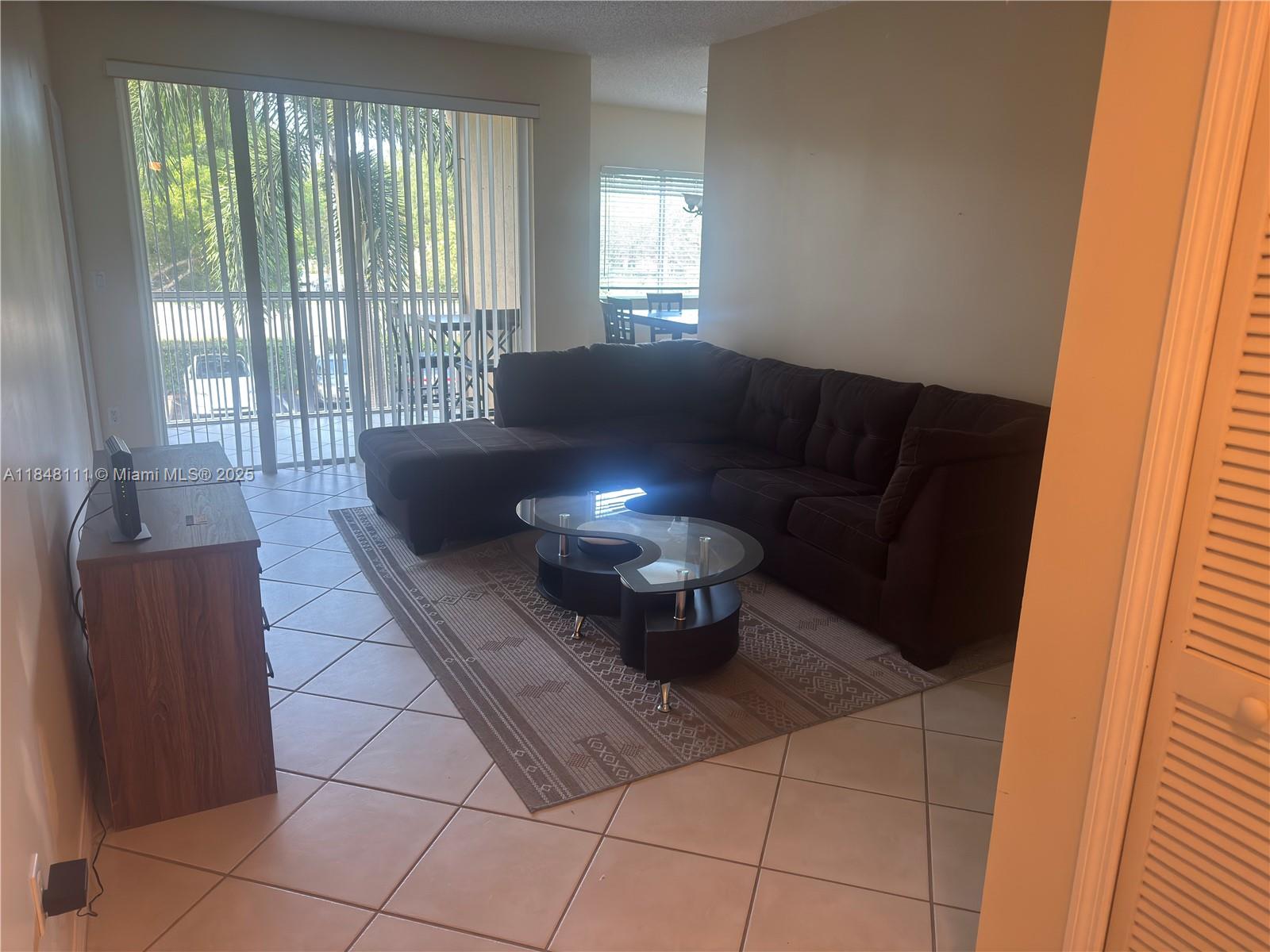 UNIVERSITY PARC RESIDENCE - Residential Lease