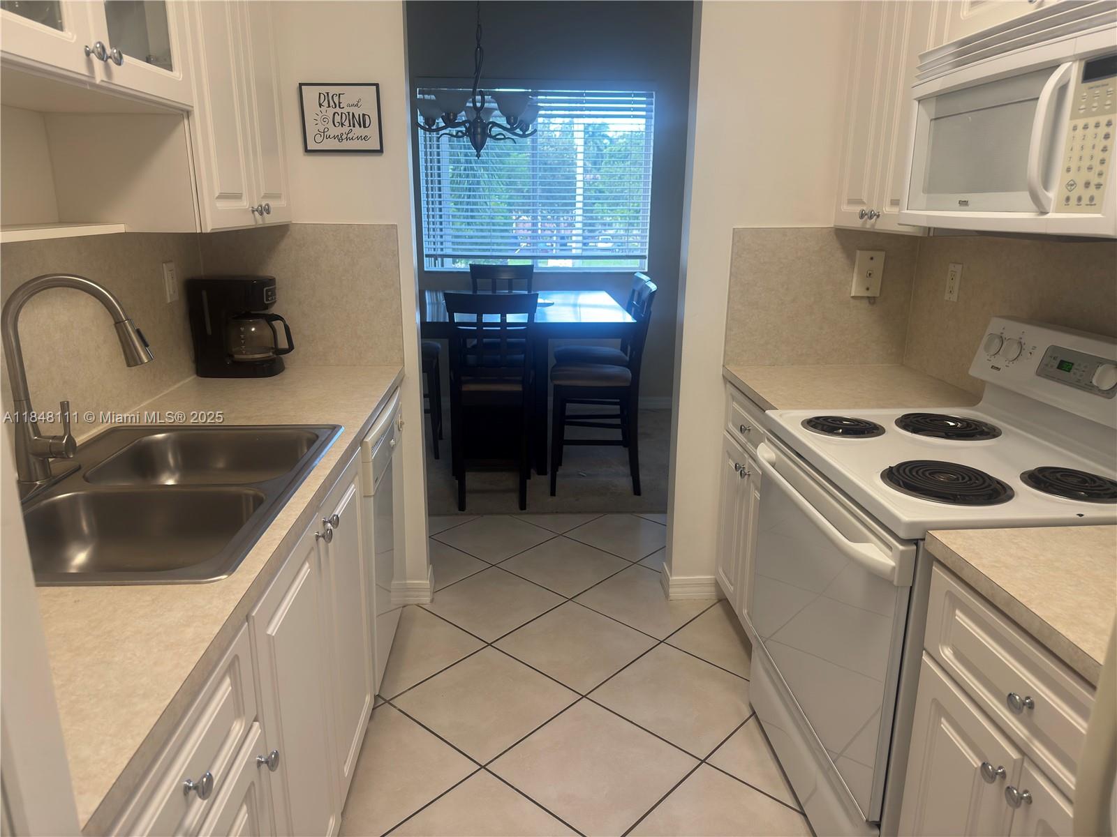 UNIVERSITY PARC RESIDENCE - Residential Lease