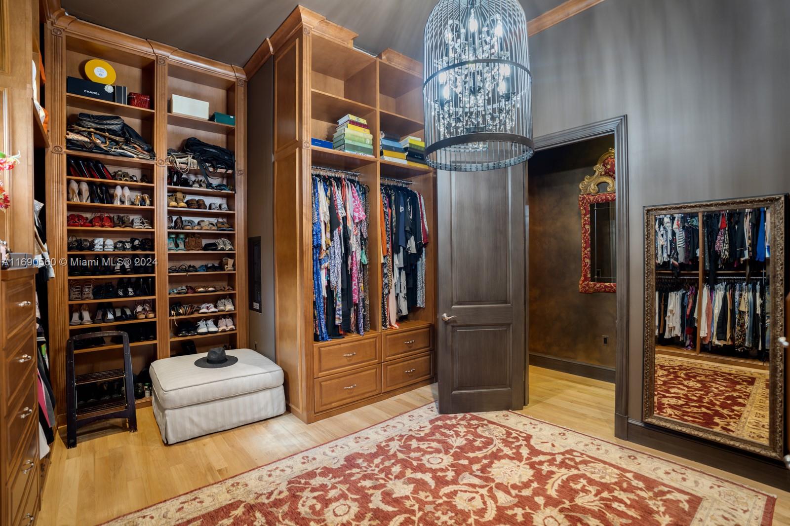 LINDISFARNE ON FISHER ISL - Residential