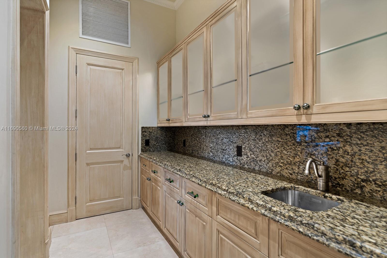 LINDISFARNE ON FISHER ISL - Residential