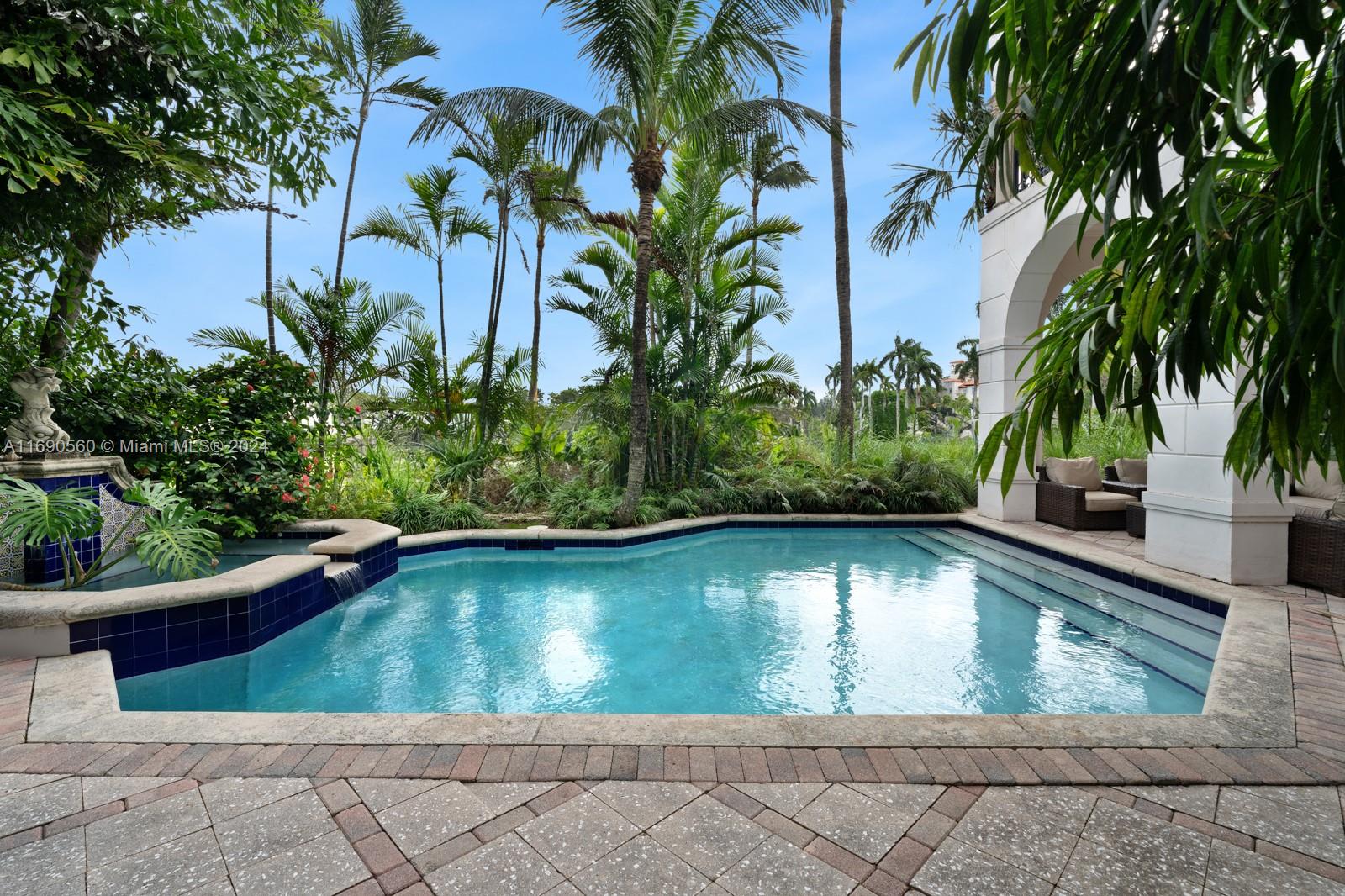 LINDISFARNE ON FISHER ISL - Residential