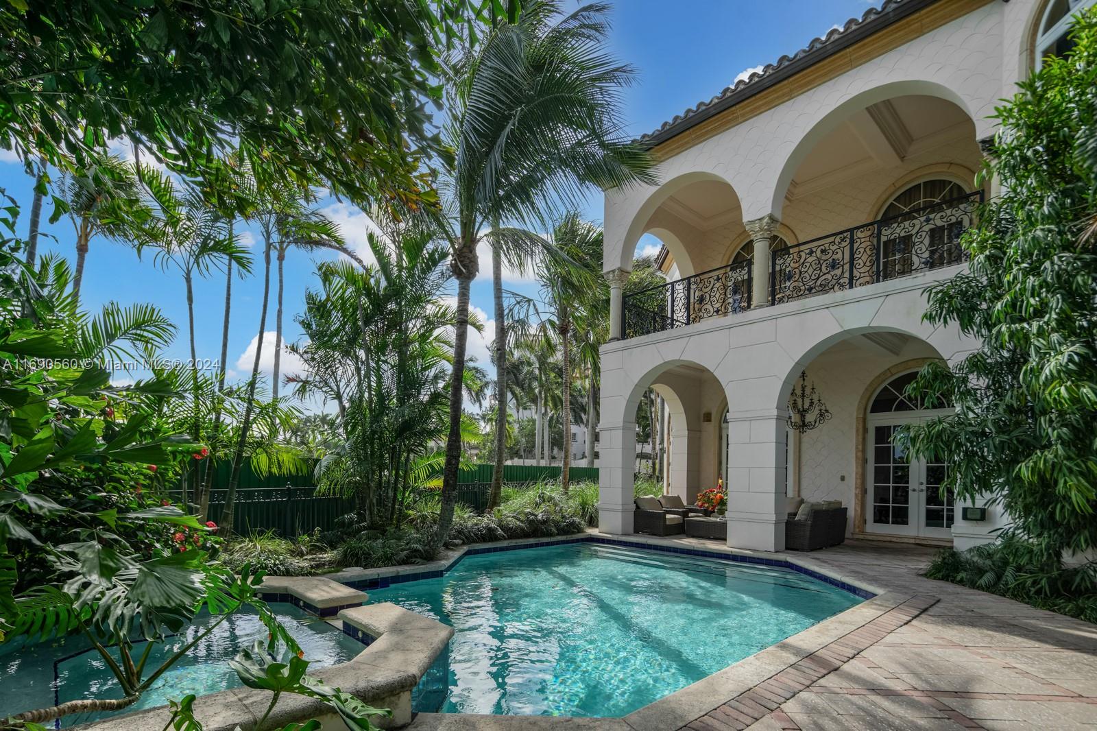 LINDISFARNE ON FISHER ISL - Residential