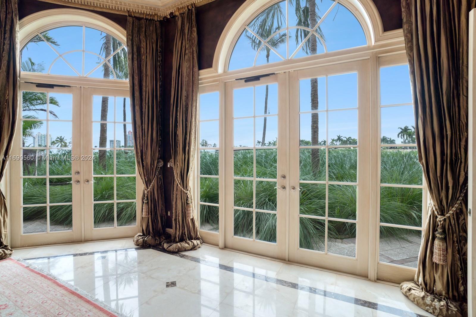 LINDISFARNE ON FISHER ISL - Residential