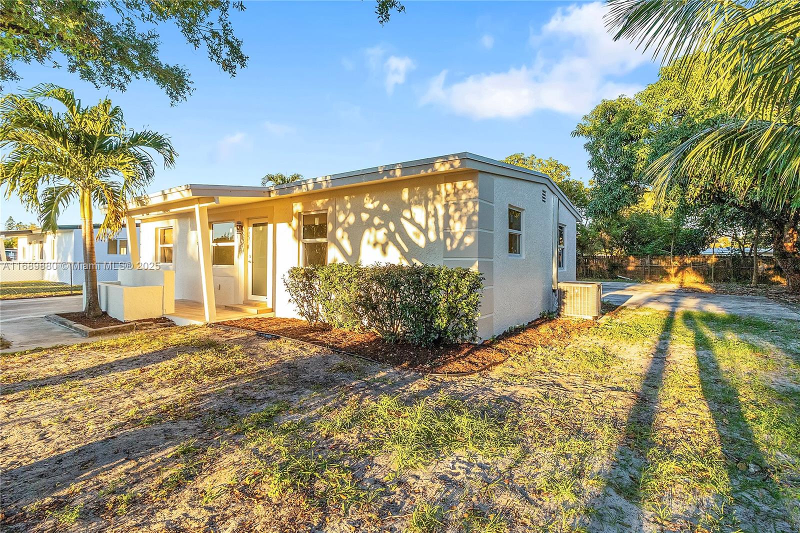 LAUDERDALE MANORS AMD PLA - Residential