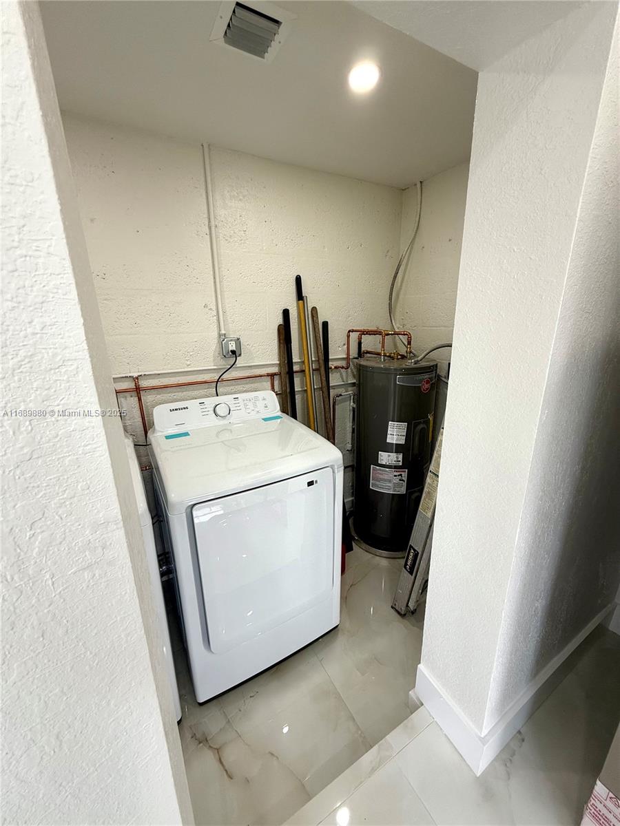 LAUDERDALE MANORS AMD PLA - Residential