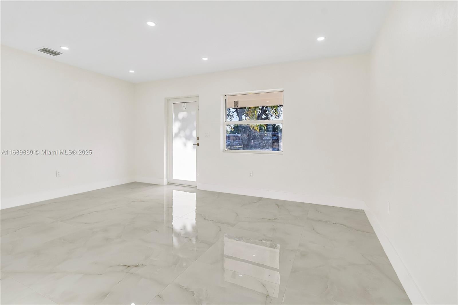 LAUDERDALE MANORS AMD PLA - Residential