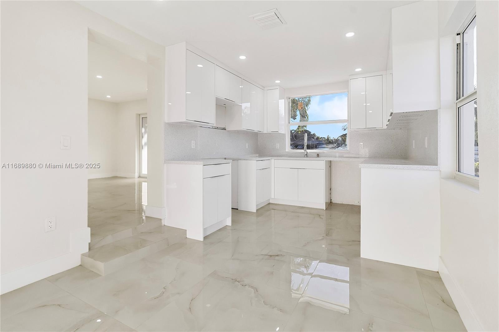 LAUDERDALE MANORS AMD PLA - Residential
