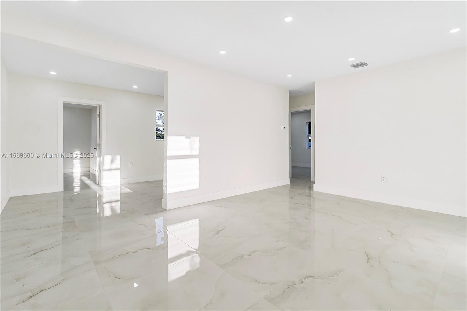 LAUDERDALE MANORS AMD PLA - Residential