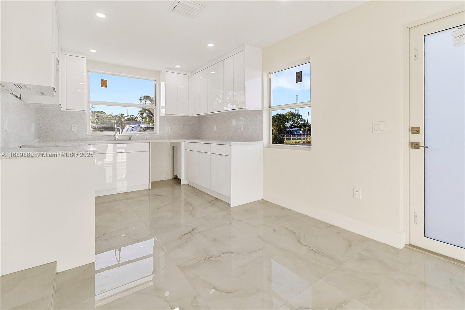 LAUDERDALE MANORS AMD PLA - Residential