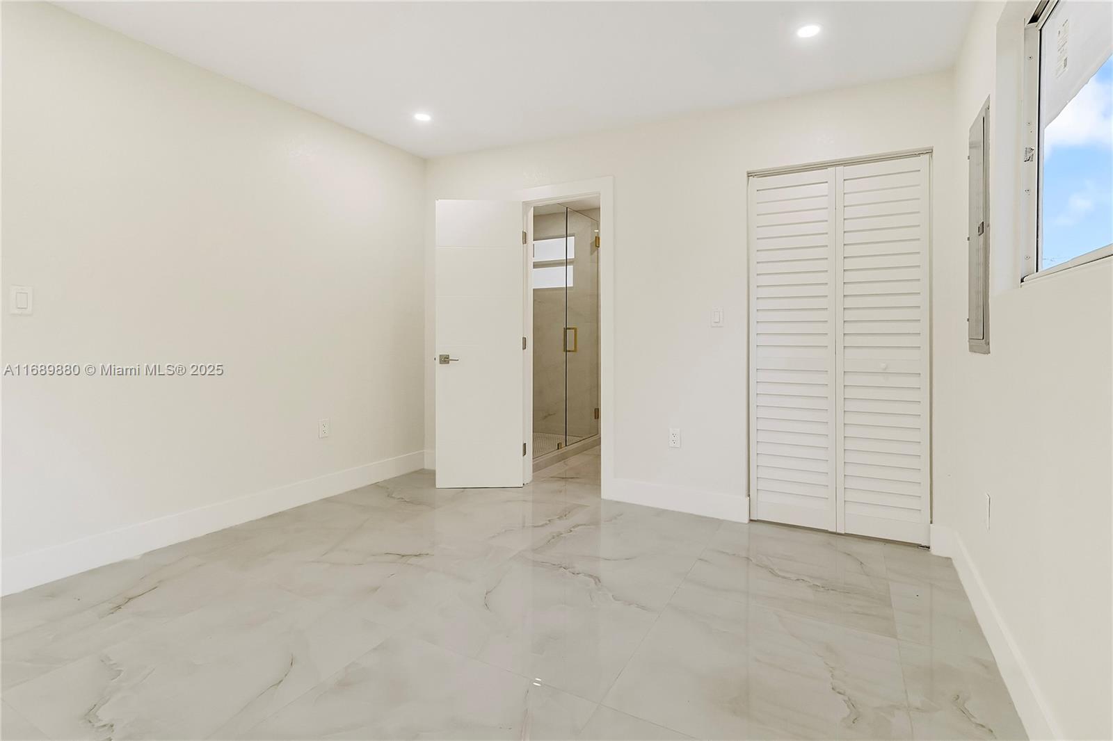 LAUDERDALE MANORS AMD PLA - Residential