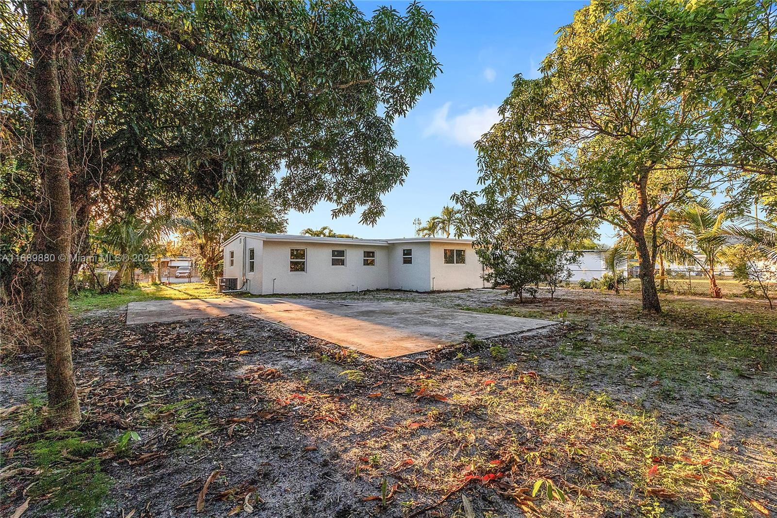 LAUDERDALE MANORS AMD PLA - Residential