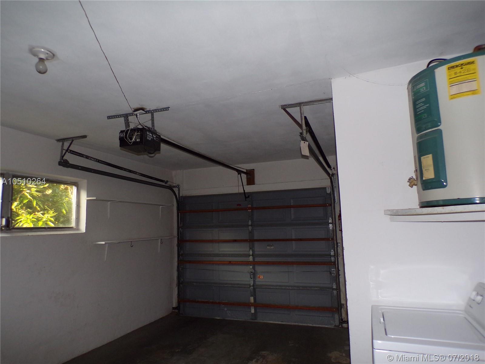 OAKLAND VILLAS - Residential