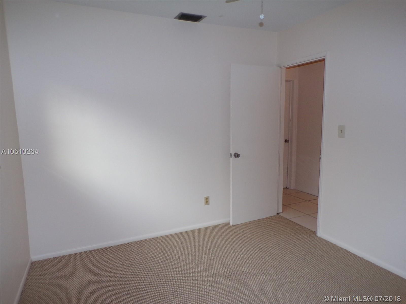 OAKLAND VILLAS - Residential