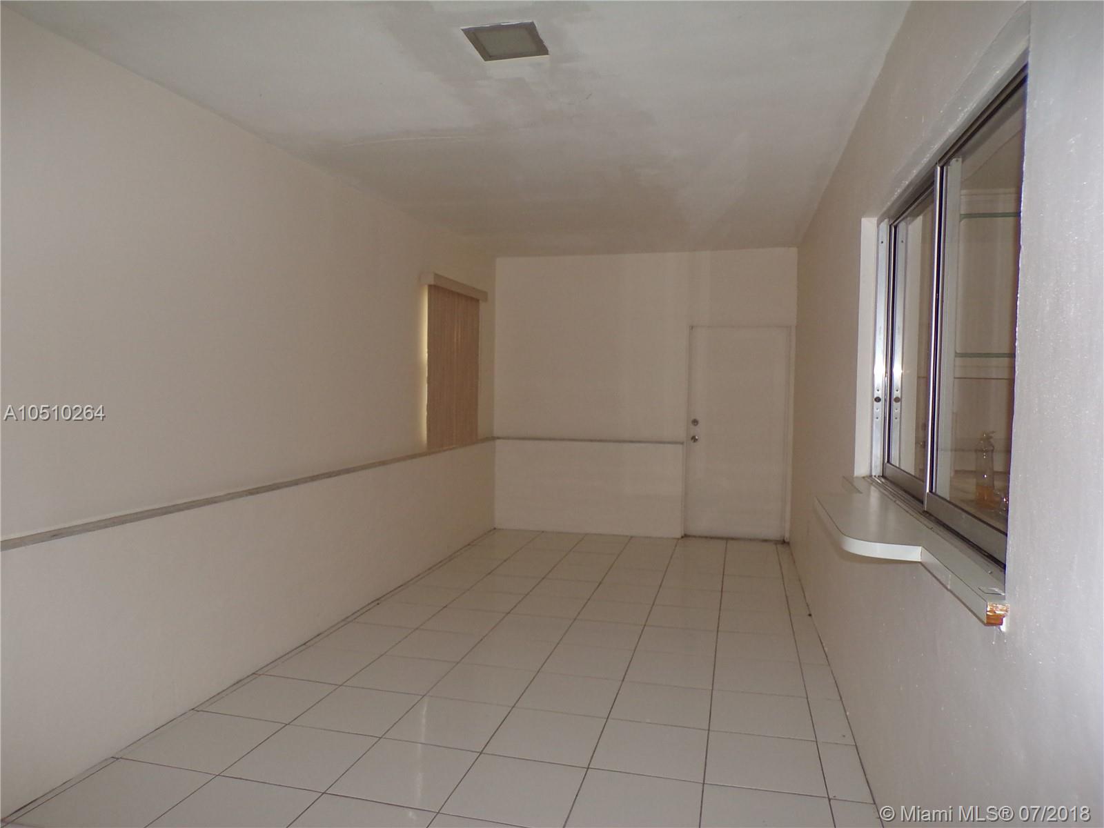 OAKLAND VILLAS - Residential