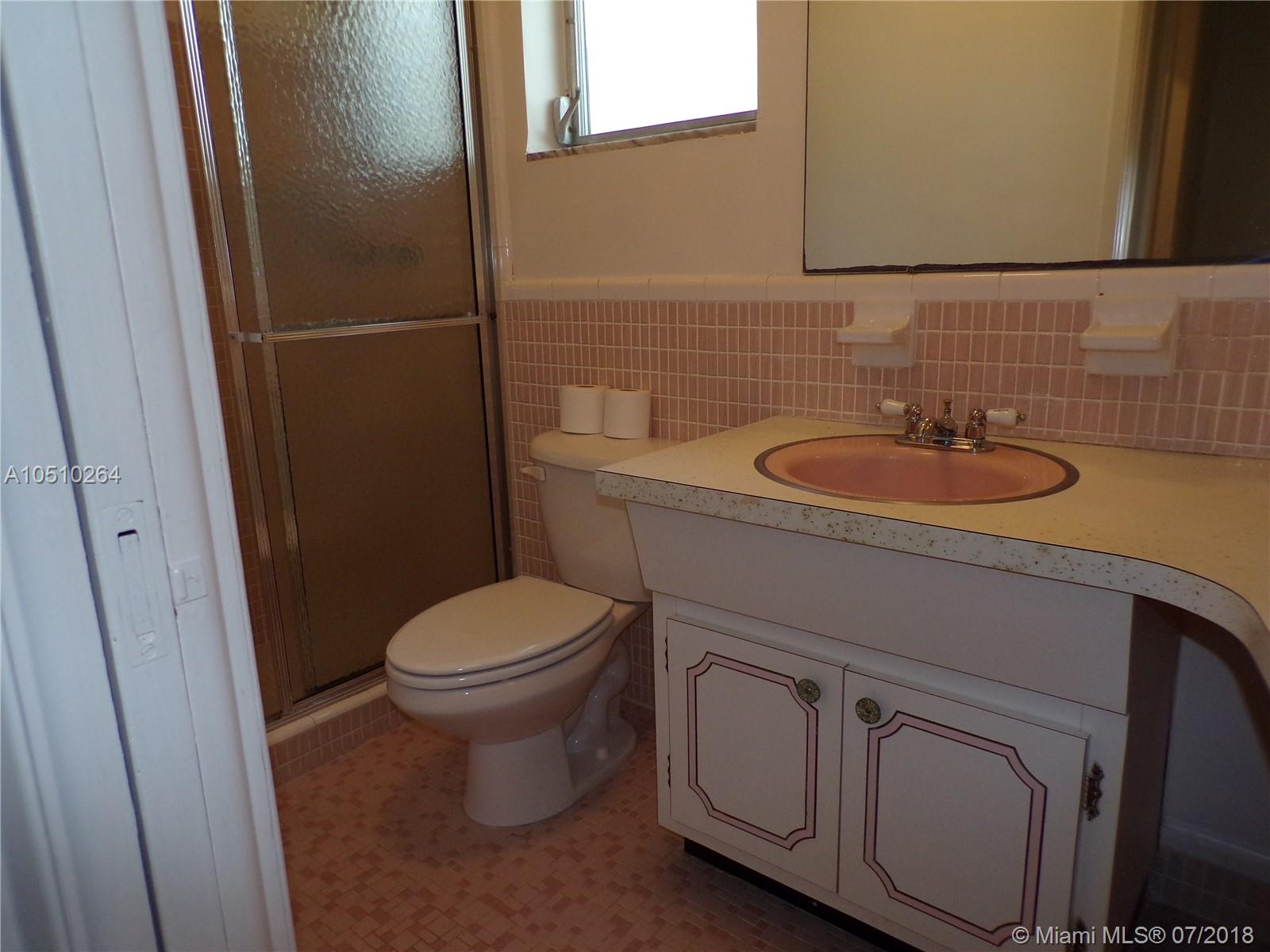 OAKLAND VILLAS - Residential